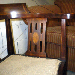 Edwardin Corner Chair